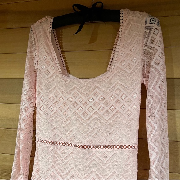 BEBE SQUARE NECK LACE MIDI DRESS - Picture 5 of 5